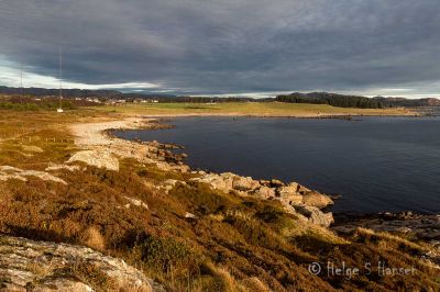 Mot Austre Hauge
Den lave novembersola gir et flott lys.
Keywords: Austre_Hauge