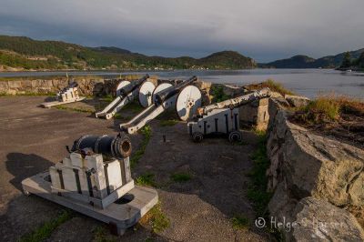 Innseilingen til Flekkefjord er godt bevoktet.
Keywords: Grønnes